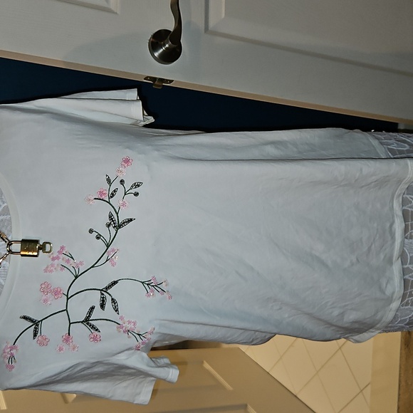 MaxMara Tops - MaxMara White Tee with Pink Floral Embroidery
